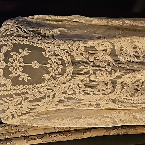 Simply Couture - Ivory Lace Open Cardigan - Picture 3 of 8